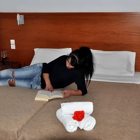 Haris Apartahotel