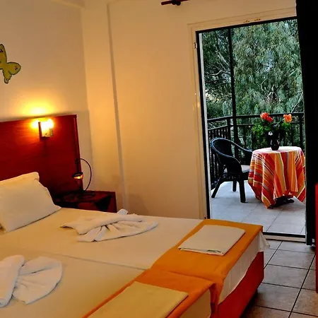 Haris アパートホテル