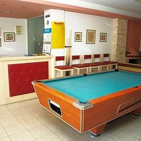 Haris Aparthotel 3*