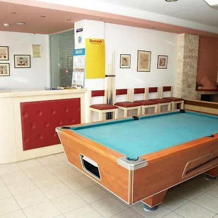 Haris Apartahotel 3*
