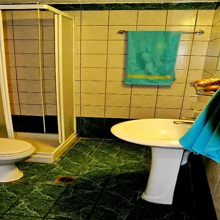 アパートホテル Haris